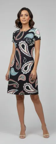 Vestido estampado em crepe .