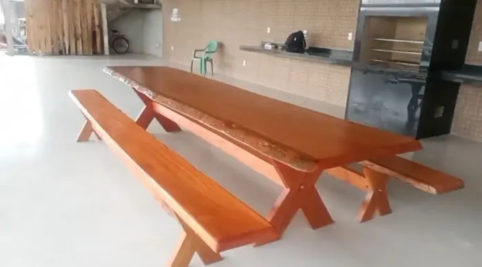 Mesa em Madeira Maciça Rústico