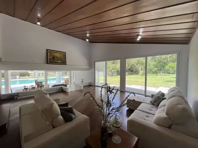 Casa de condomínio para venda tem 1100 metros quadrados com 5 quartos - Granja Viana