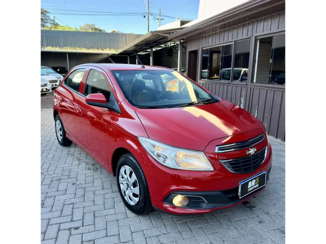 Chevrolet Onix Hatch LT 1.0 8V Flex Mec. 4P 2013