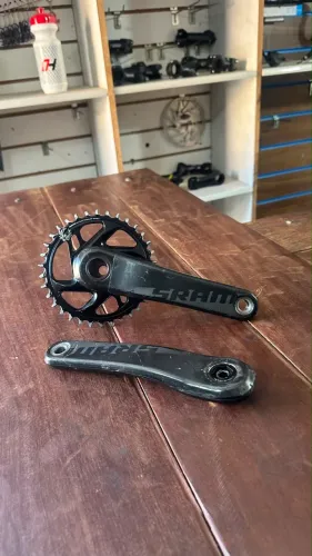 PE DE VELA CARBONO
