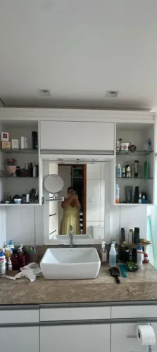 Prateleira com espelho 