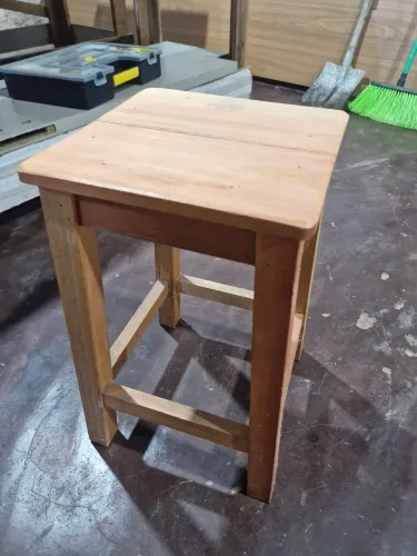 Banqueta artesanal de eucalipto 100 reais a unidade