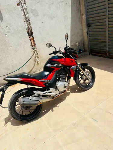 Vendo Twister muito nova