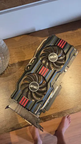 Placa de Vídeo Asus GTX 770 4GB DirectCU II (No estado / Sem teste) - Vendo Barato!