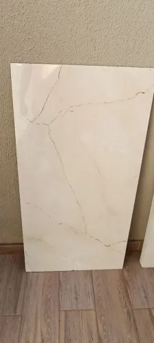 Porcelanato polido de alto padrão 1,20x60. Tenho 10 unidades de piso e não 10 caixas
