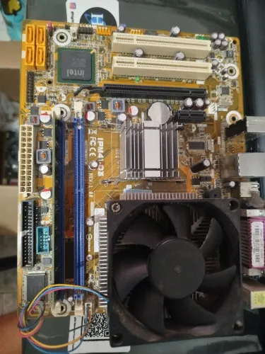 Placa Mãe IPM41-D3 com processador Intel e Cooler 