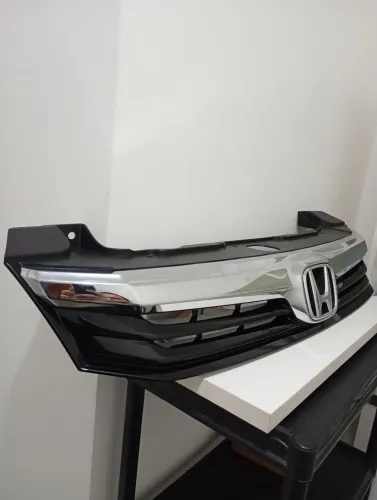 Grade dianteira veículo Honda fit 