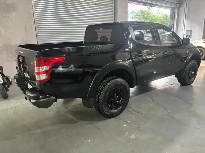 Mitsubishi L200 Tri. Outdo. GLS 2.4 CD 4X4 Die. AUT 2022