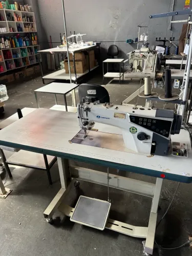 Maquina de costura eletronica reta sansei