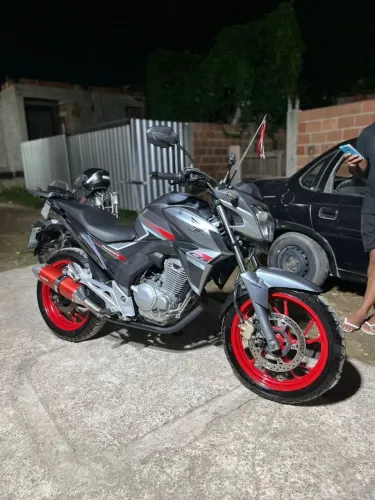 Cb tiwster ano 2018 moto muito íntegra