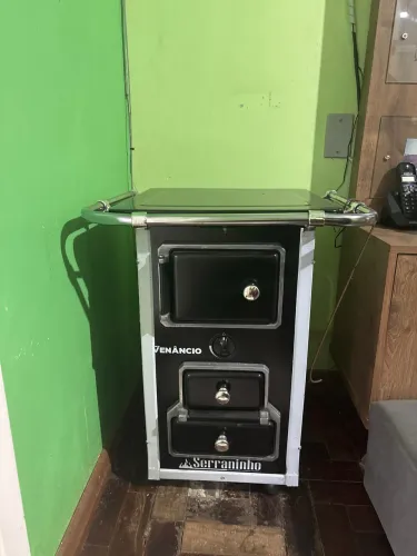 Fogão A Gás Modelo A Lenha Preto