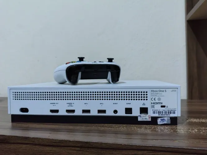 Xbox one s 1tb com controle