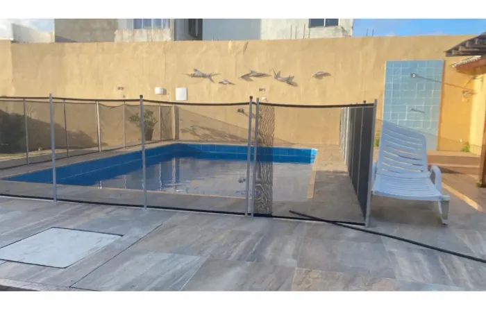 Cerca de piscina