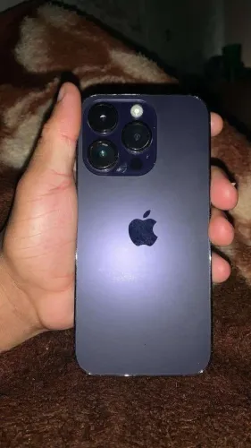 Iphone 14 pro com detalhe