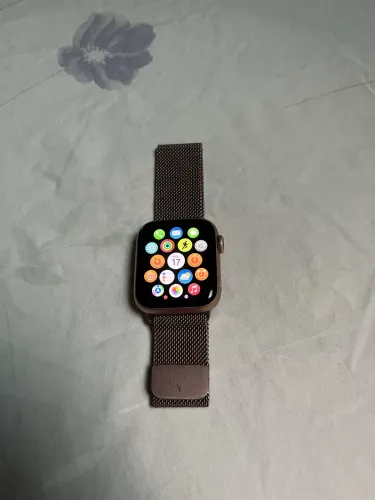Apple Watch Series 4 - Rosé alumínio