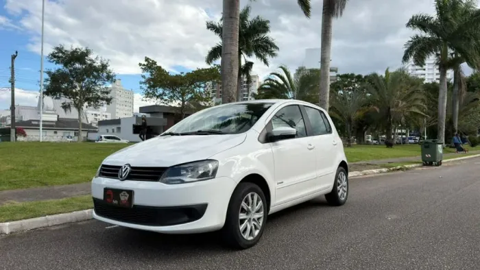 Volkswagen Fox 1.6 MI Total Flex 8V 5P 2013