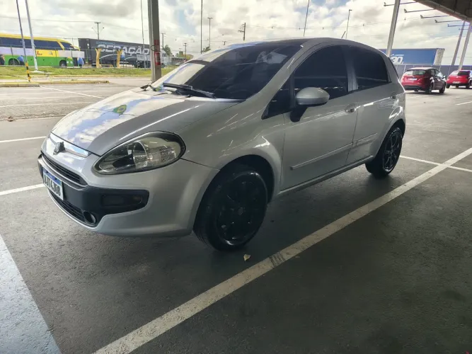 Fiat Punto Attractive 1.4 Fire Flex 8V 5P 2013