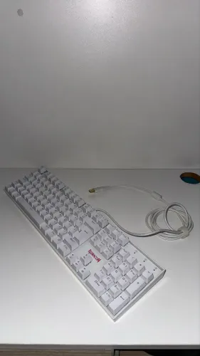 Teclado Gamer Redragon Mitra Lunar White Rgb Mecânico