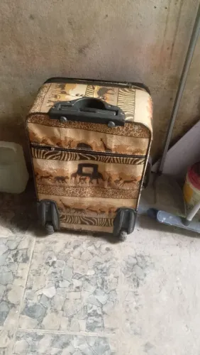 Vendo uma mala em perfeito estado
