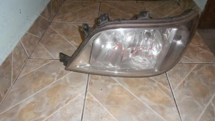 Farol esquerdo sprinter 2003 2004 2005