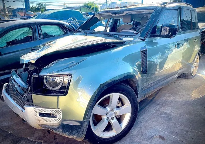SUCATA DEFENDER 110 HSE 2021/2022 2.0 300Cv