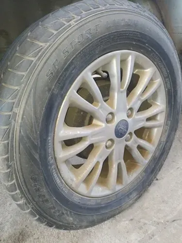 Par de pneus 205 65 15 Dunlop sp sport 704