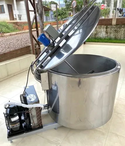 Tanque Tina Refrigerado Misturador 500 Litros em Inox para Açaí Água de Coco e Sucos 