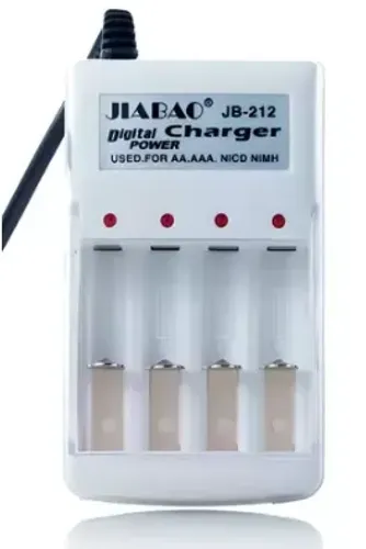 ** Carregador para 4 Pilhas AA / AAA z654