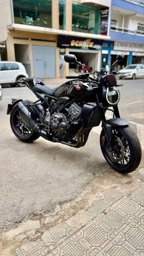 HONDA CB 1000R Black Edition 2023
