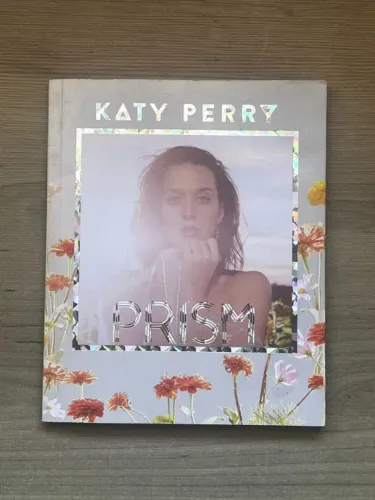 Katy Perry PRISM Deluxe Zinepak