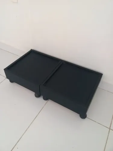 Suporte com Rodinhas para Caixas de Som