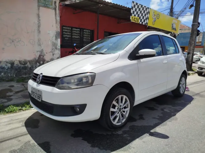 Volkswagen Fox 1.6 MI Total Flex 8V 5P 2014
