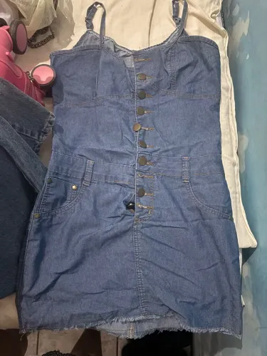 Vestido Jeans com Botões e Detalhes