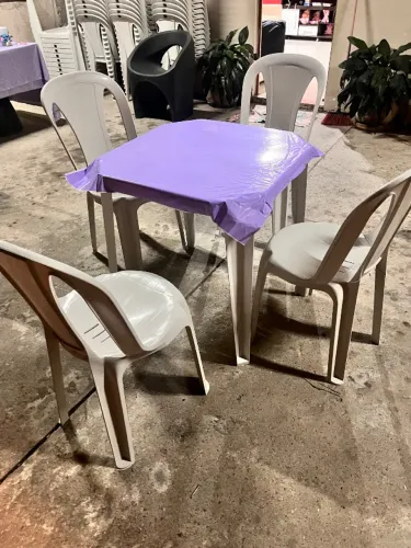 Conjunto 4 cadeiras e 1 mesa - entrego Jacarei