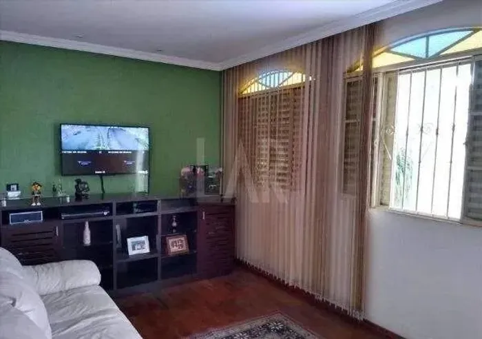 Casa à venda, 4 quartos, 1 suíte, 5 vagas, Paquetá - Belo Horizonte/MG