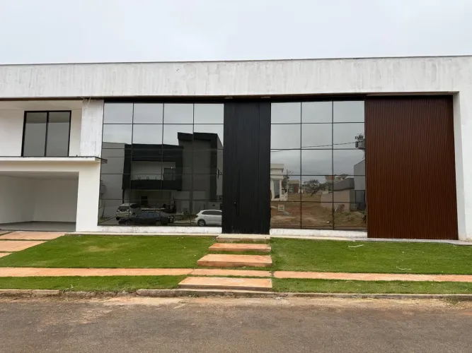 Casa de Alto Padrão em Valparaiso-Go