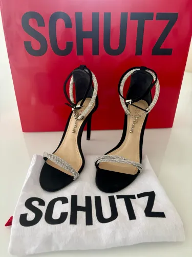 Sandália Schultz
