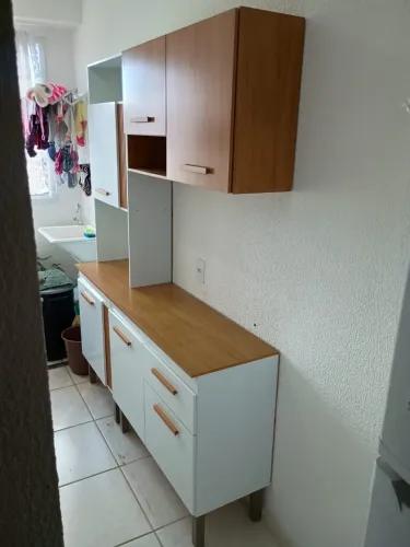 Armário de cozinha com design moderno