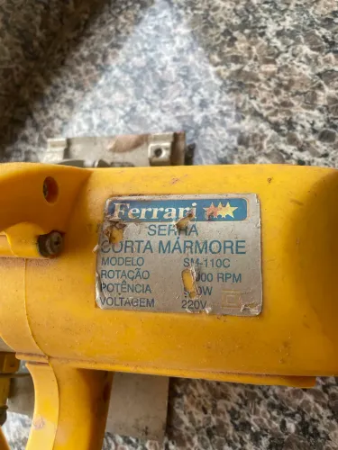 Serra Corta Mármore - Ferrari