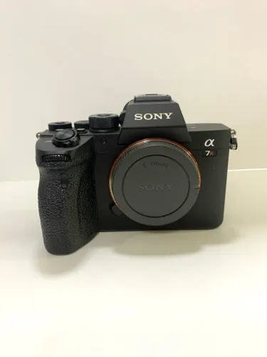Câmera SONY A7RIV Corpo (Semi)
