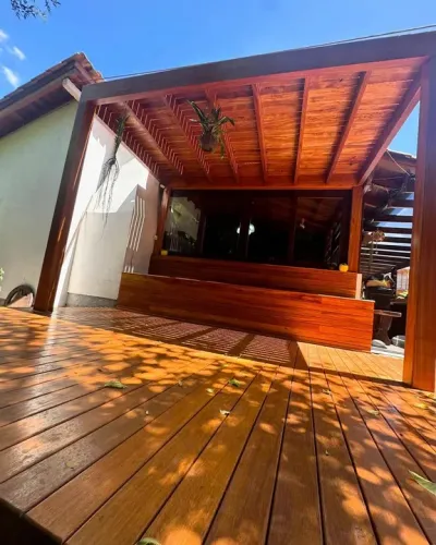 Deck de madeira para área externa Puro Cerne Madeira Extra Exportação 