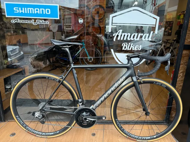 Speed Cannondale SuperSix ( Sram Red Etap 11v )