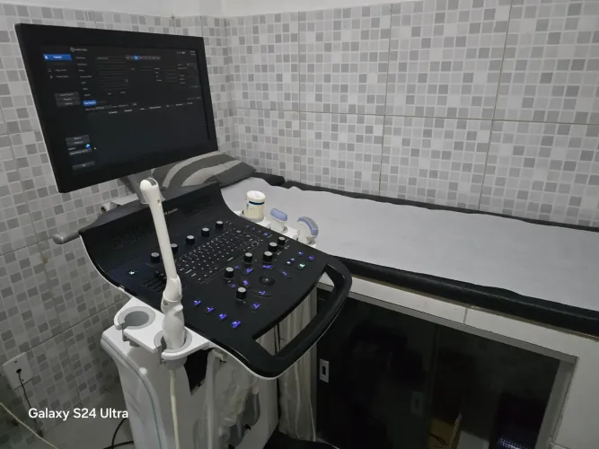 Aparelho de Ultrassom com Monitor - Uso Médico