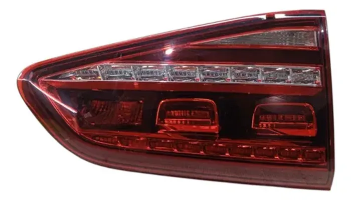 Lanterna Esquerda Tampa Traseira Vw Golf 2014 2015 2016 