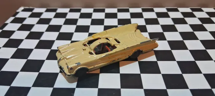 Raríssima Miniatura Batmóvel Husky inglês Antigo - Colecionador