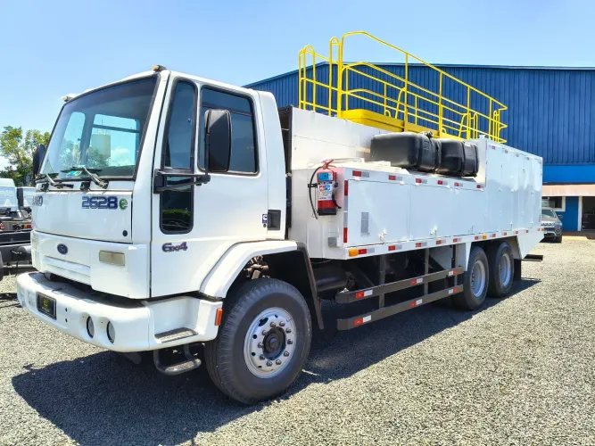 FORD CARGO 2628 2010 - COMBOIO GASCOM