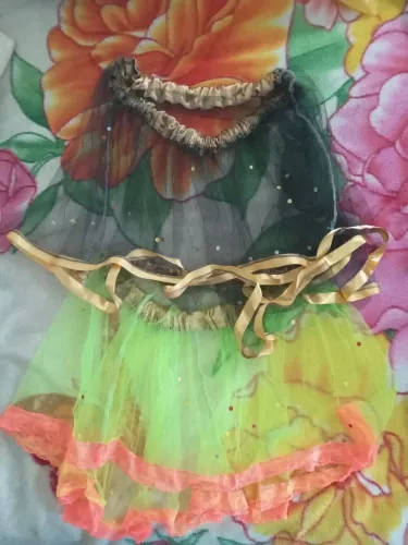 Saia coloridas transparentes para festa
