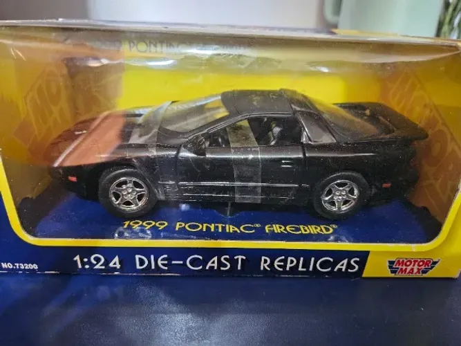Pontiac Firebird 1999 miniatura 1:24