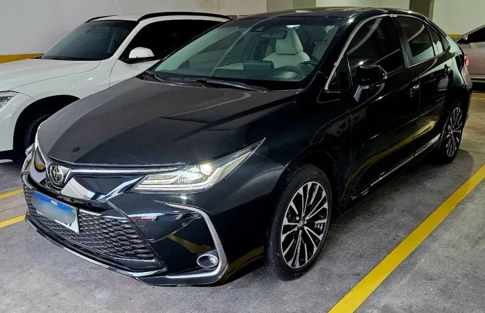 Corolla Altis 2.0 Flex + 2024 + 8 mil km!